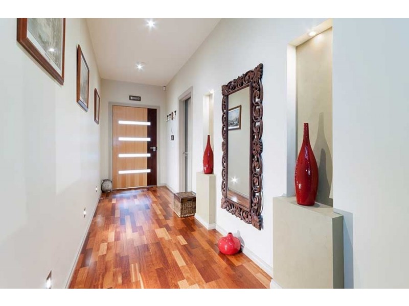 21 Lauderdale Drive, Craigieburn VIC 3064