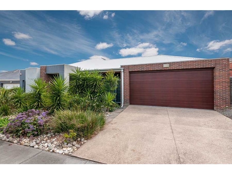 21 Lauderdale Drive, Craigieburn VIC 3064