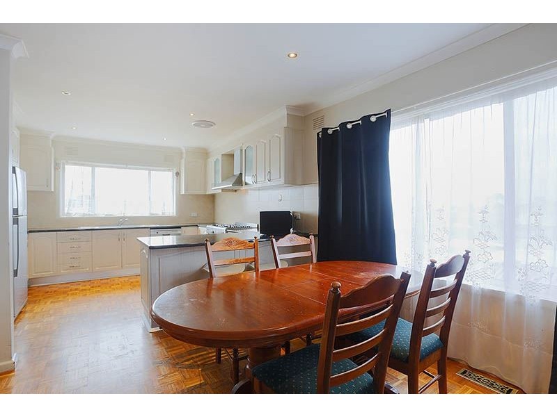 34 Banksia Avenue, Thomastown VIC 3074