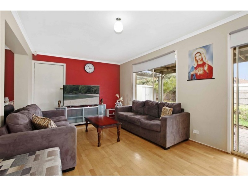 8 Chamney Place, Roxburgh Park VIC 3064