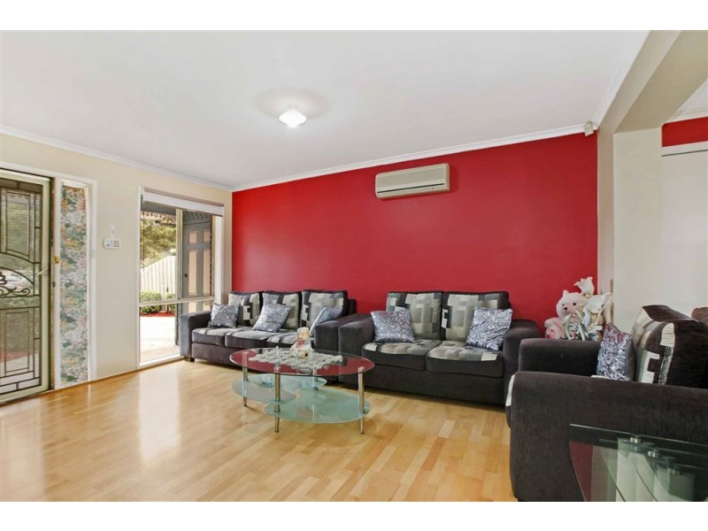 8 Chamney Place, Roxburgh Park VIC 3064
