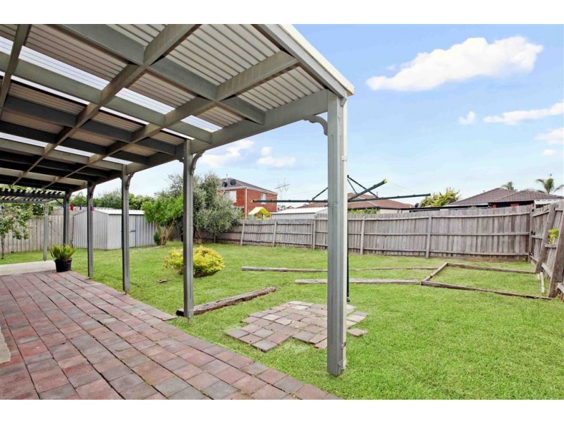 8 Chamney Place, Roxburgh Park VIC 3064