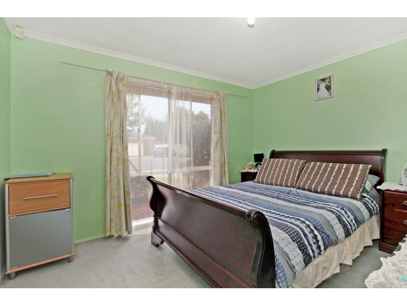 8 Chamney Place, Roxburgh Park VIC 3064