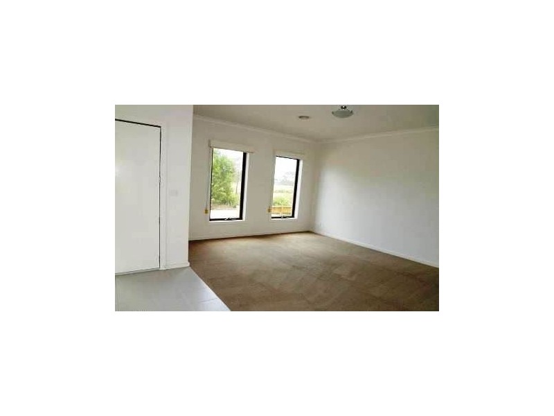 2 Prowse Walk, Epping VIC 3076