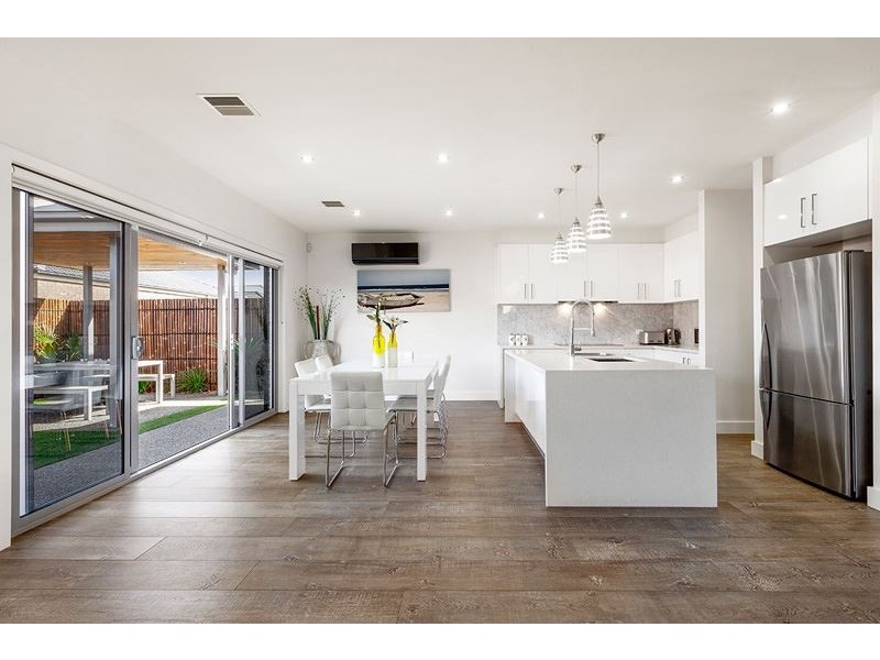 16 Baltic Grove, Epping VIC 3076