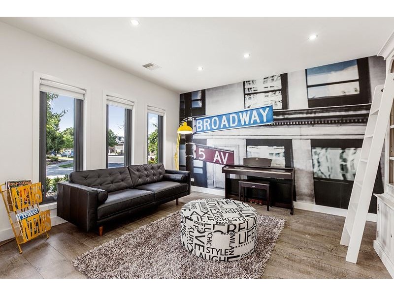 16 Baltic Grove, Epping VIC 3076