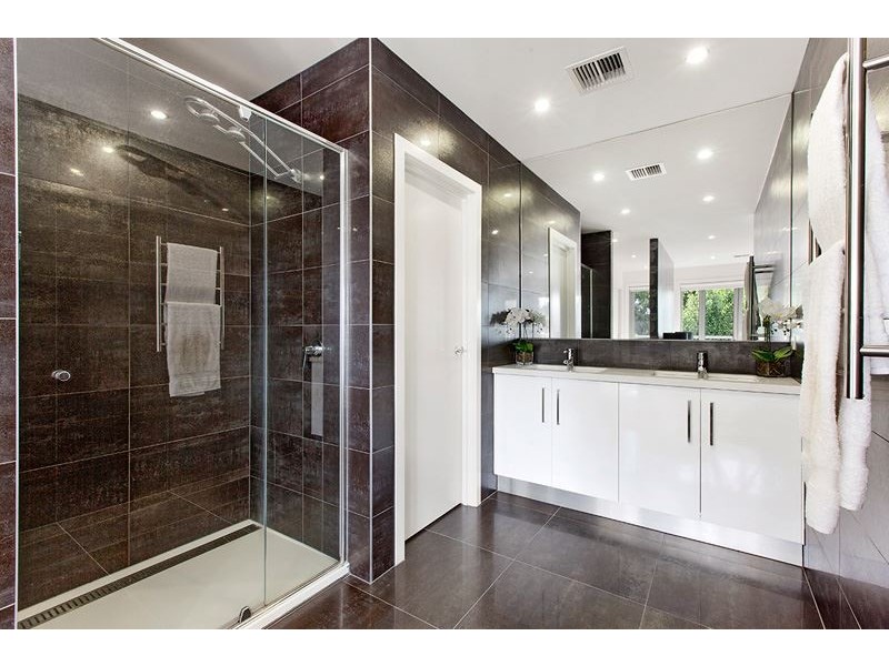 16 Baltic Grove, Epping VIC 3076