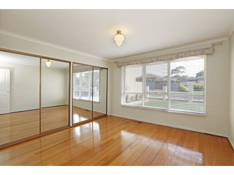 25 Midholm Court, Thomastown VIC 3074