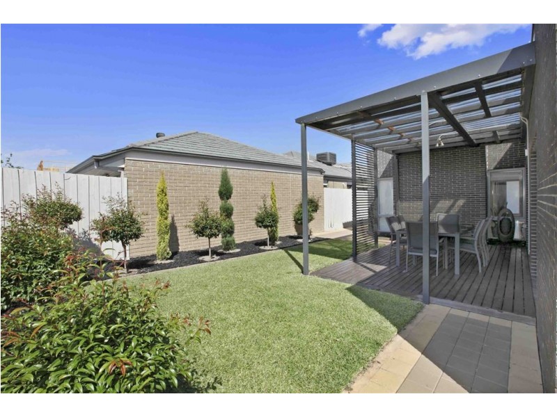 18 Sundial Parade, Epping VIC 3076