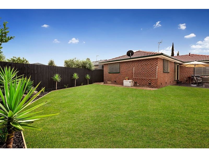 15 Mindoro Crescent, Lalor VIC 3075