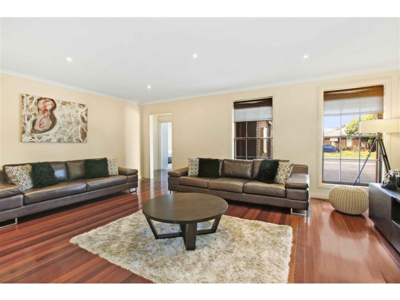 8 Tunbridge Crescent, Lalor VIC 3075