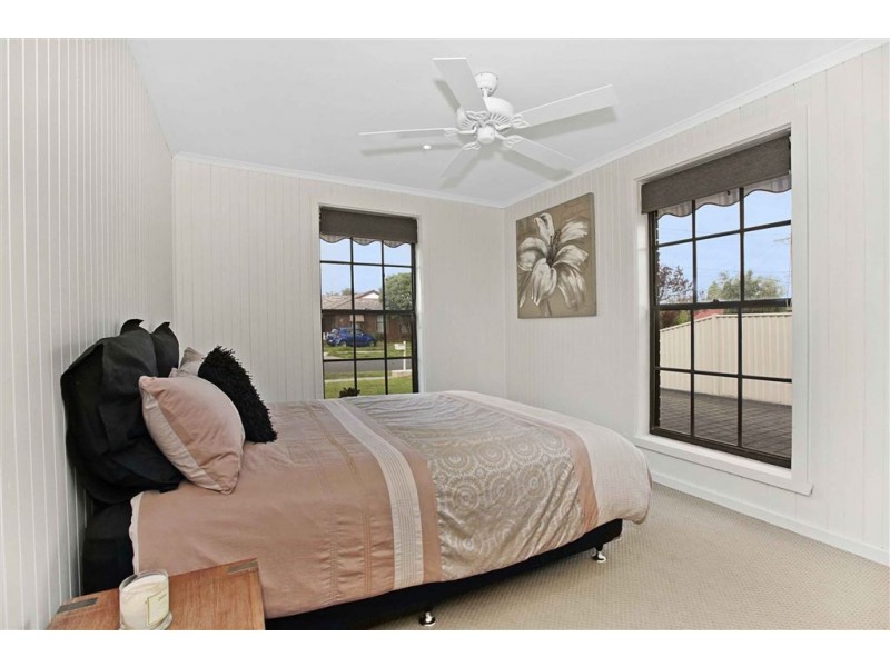 8 Tunbridge Crescent, Lalor VIC 3075