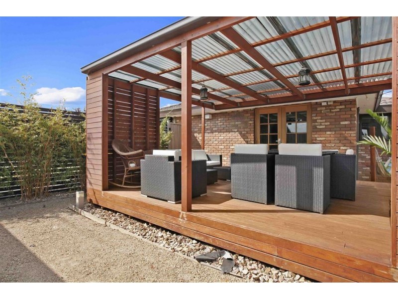 25 Barry Road, Thomastown VIC 3074