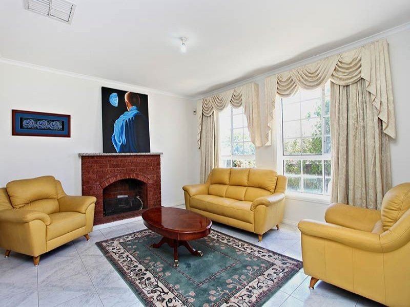 74 Pindari Avenue, Mill Park VIC 3082