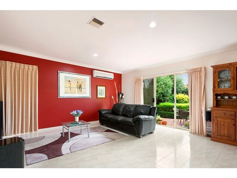 6 Coachman Way, South Morang VIC 3752