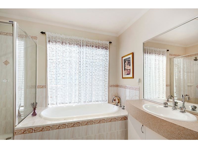 6 Coachman Way, South Morang VIC 3752