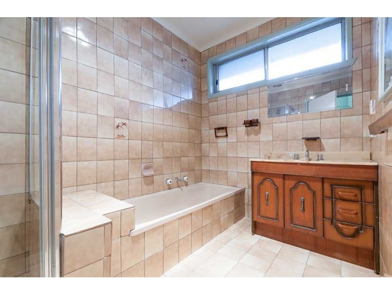 302 Edgars Road, Lalor VIC 3075