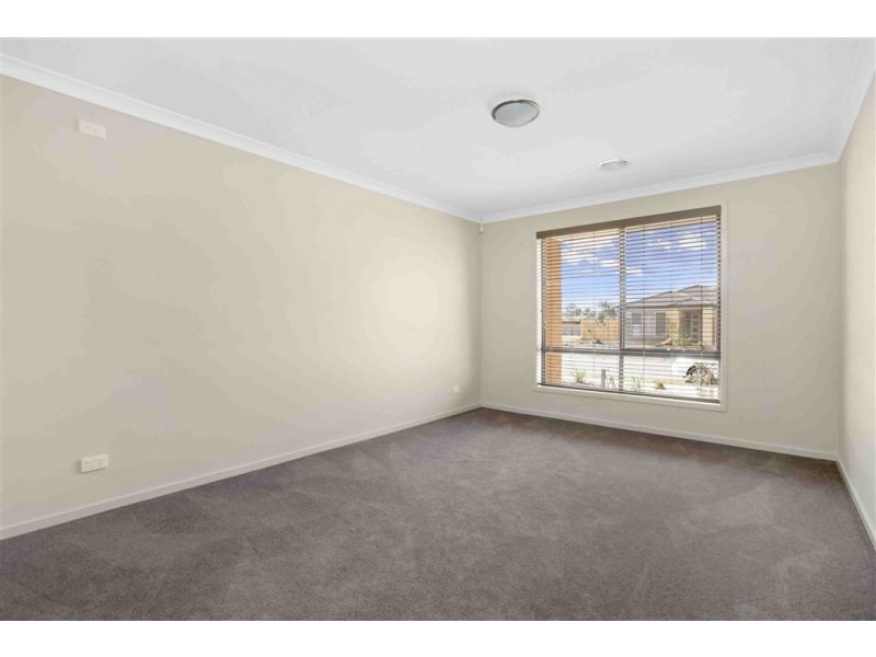 43 Maidenhair Drive, Wallan VIC 3756