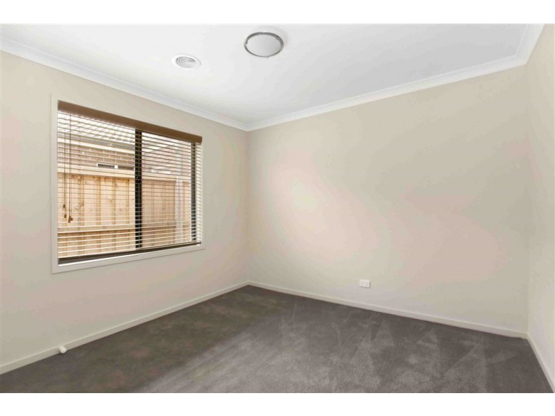 43 Maidenhair Drive, Wallan VIC 3756