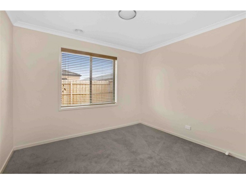 43 Maidenhair Drive, Wallan VIC 3756