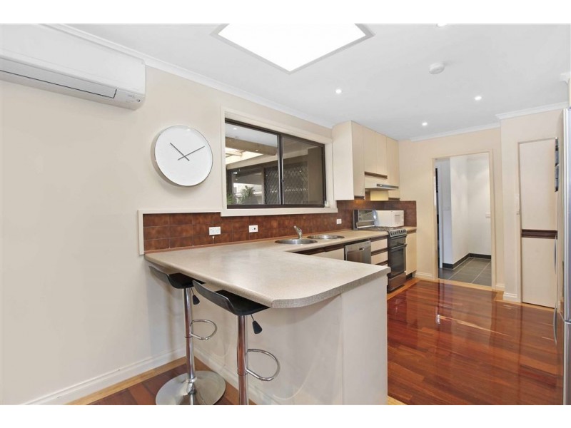 8 Tunbridge Crescent, Lalor VIC 3075