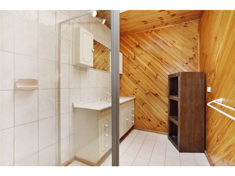 8 Tunbridge Crescent, Lalor VIC 3075