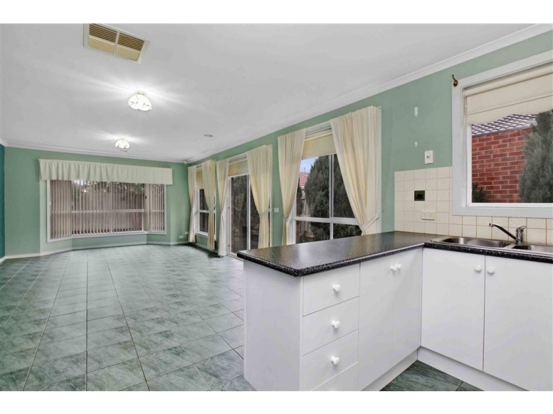 39 Rio Grande Drive, Roxburgh Park VIC 3064