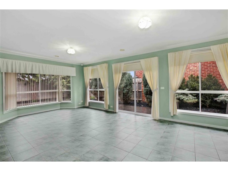 39 Rio Grande Drive, Roxburgh Park VIC 3064