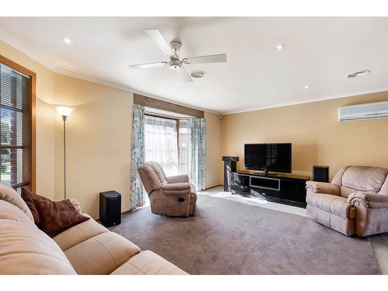 37 Pommel Crescent, Epping VIC 3076