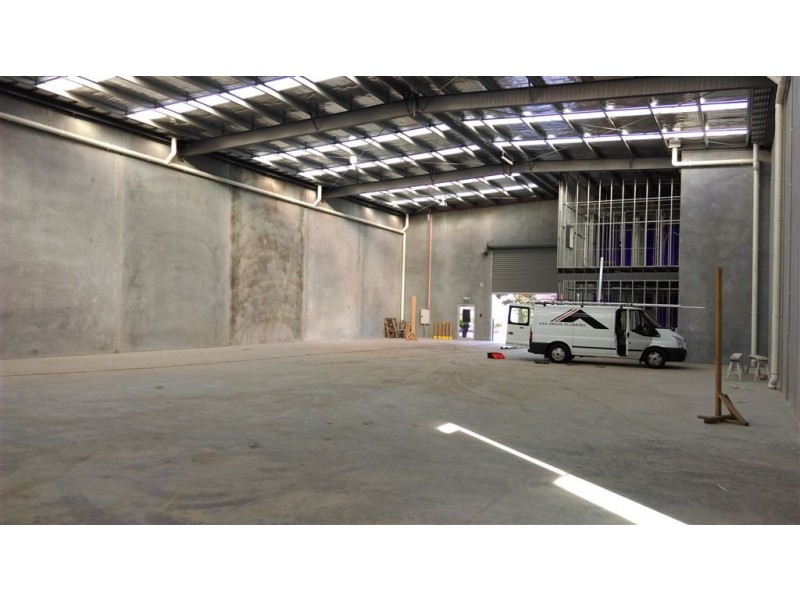 2/2 Latitude Boulevard, Thomastown VIC 3074