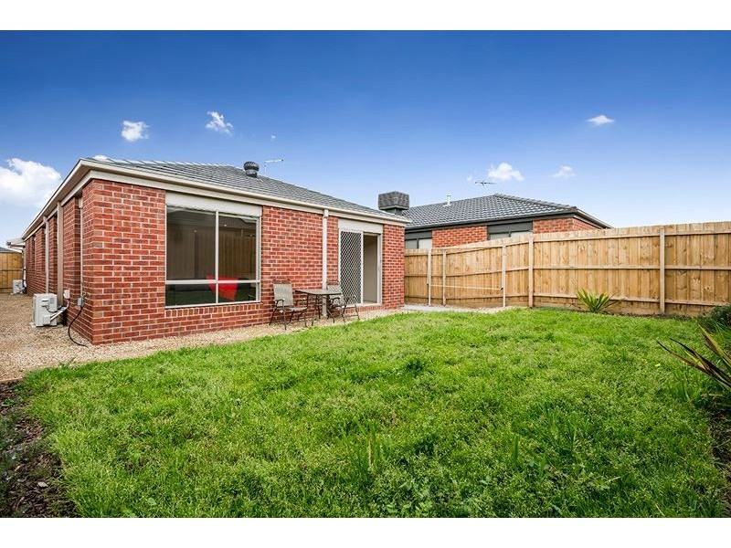 13 Sunstone Boulevard, Doreen VIC 3754