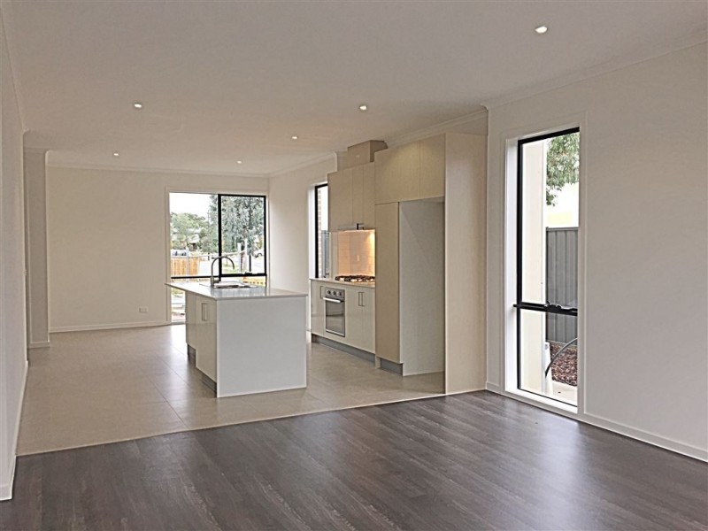 32 Ramez Drive, Mernda VIC 3754