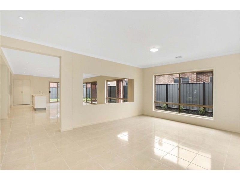 8 Coppice Street, Mernda VIC 3754