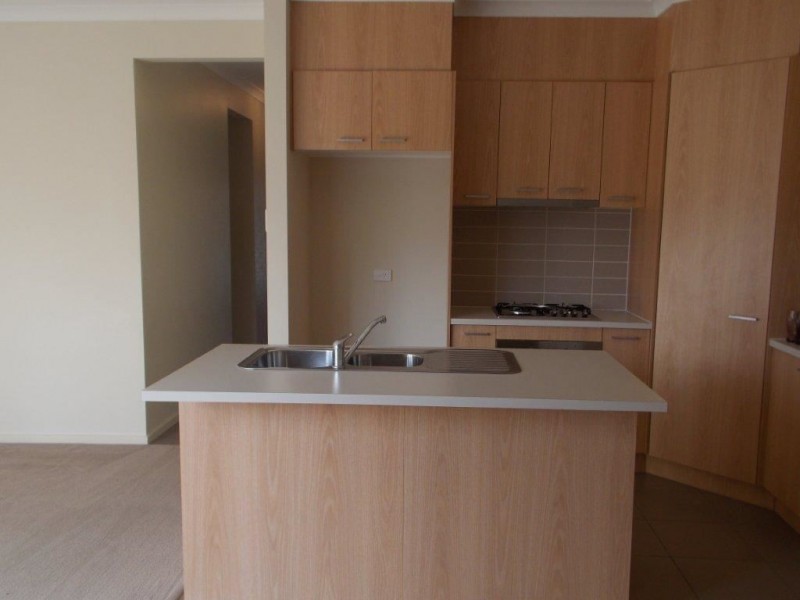 A/27 Glenorchy Way, South Morang VIC 3752