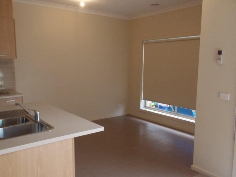 A/27 Glenorchy Way, South Morang VIC 3752