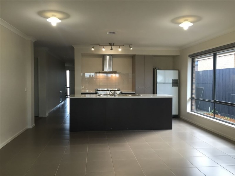 6 Branxholme Street, Epping VIC 3076