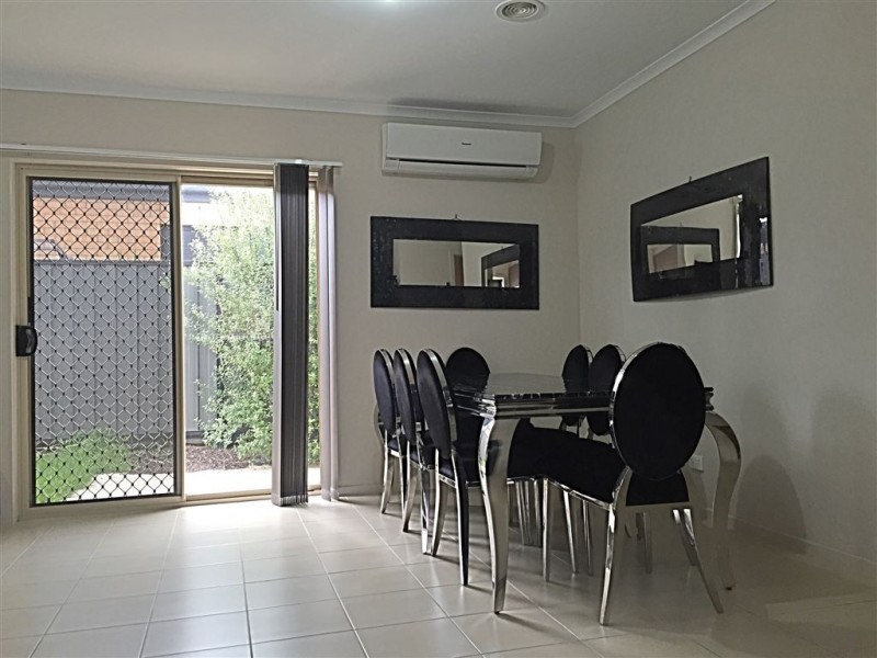 99 Cradle Mountain Drive, Craigieburn VIC 3064