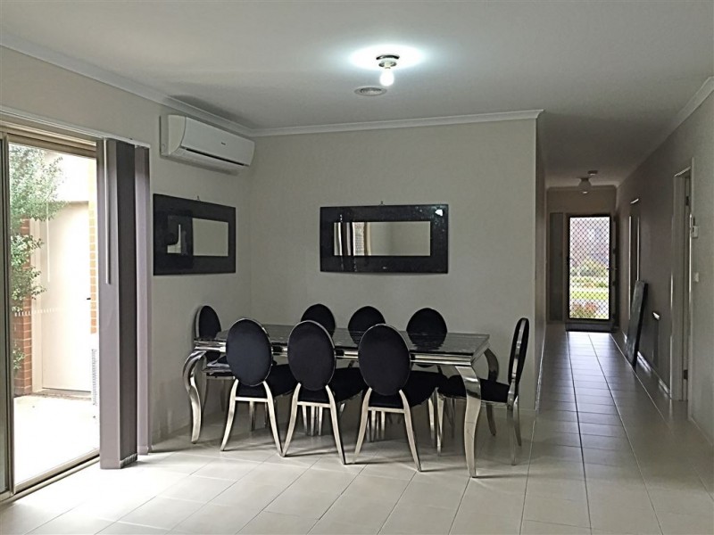 99 Cradle Mountain Drive, Craigieburn VIC 3064