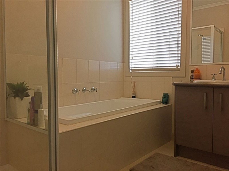 99 Cradle Mountain Drive, Craigieburn VIC 3064