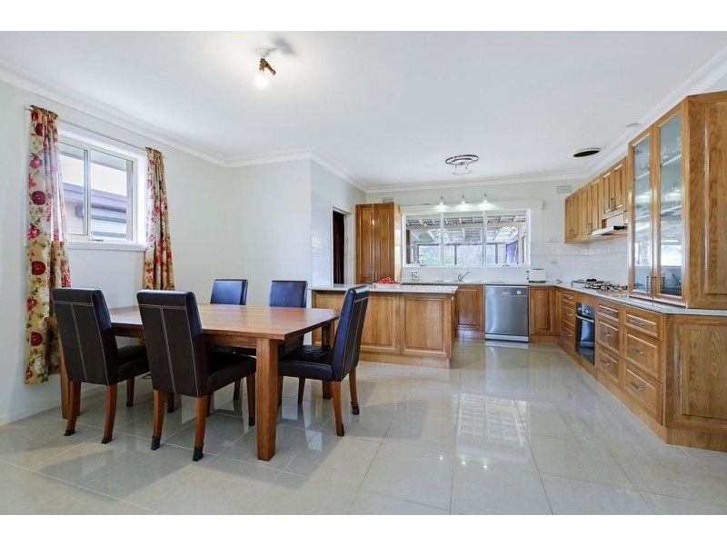 24 Curtin Avenue, Lalor VIC 3075