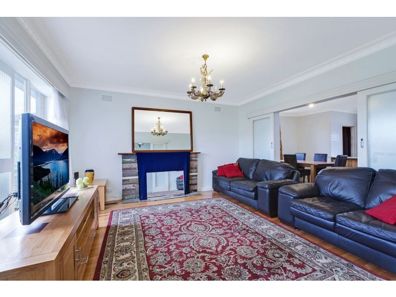 24 Curtin Avenue, Lalor VIC 3075