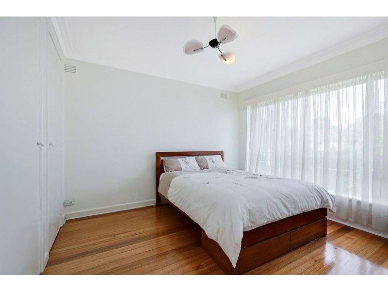 24 Curtin Avenue, Lalor VIC 3075