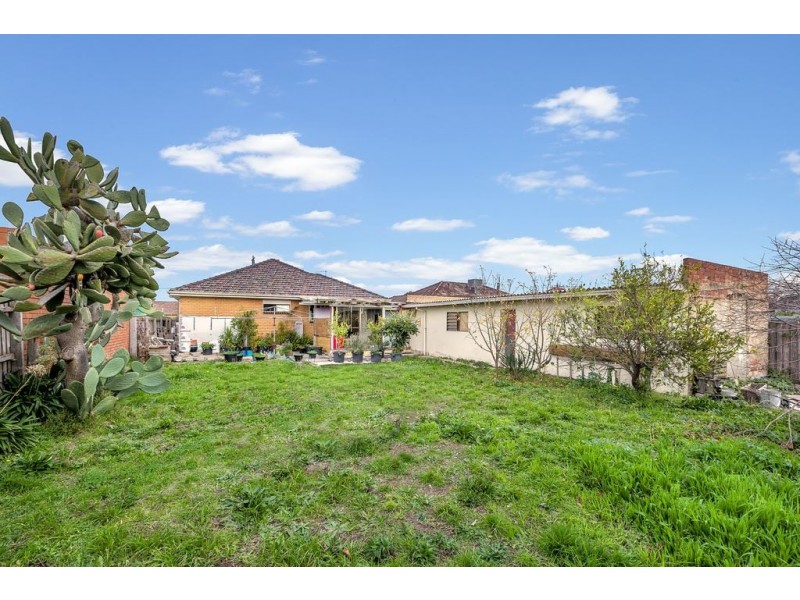 24 Curtin Avenue, Lalor VIC 3075