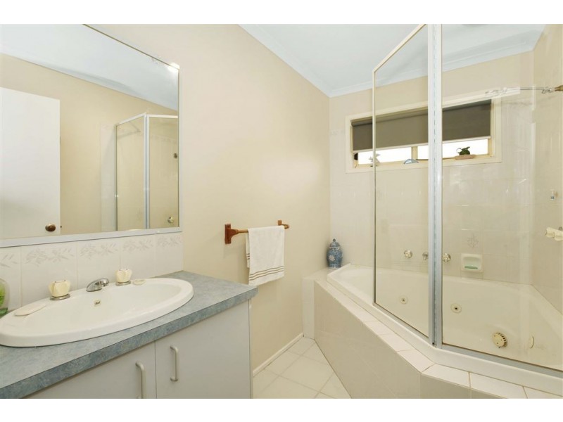 4 Wilton Court, South Morang VIC 3752