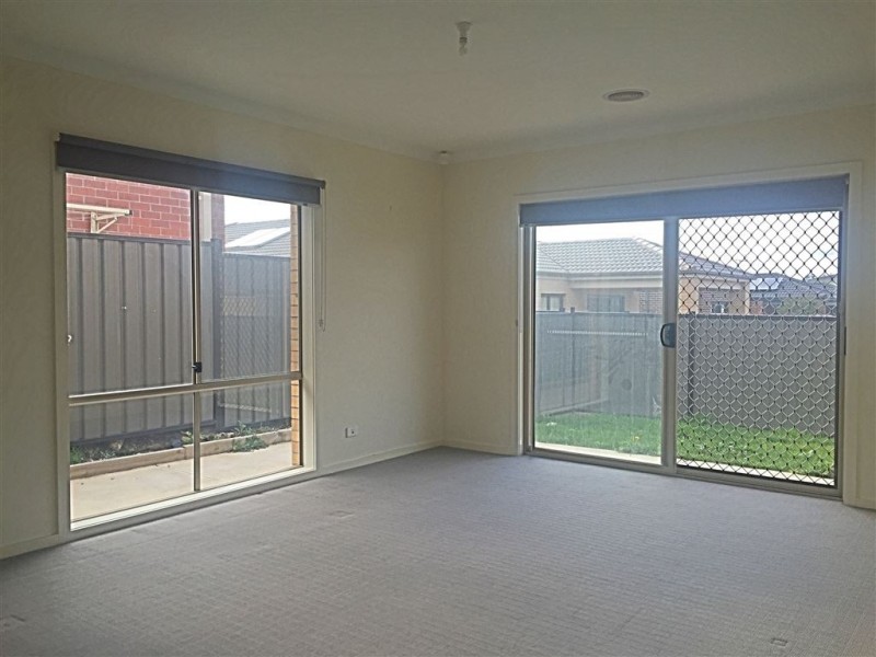 11 Allendale Avenue, Epping VIC 3076