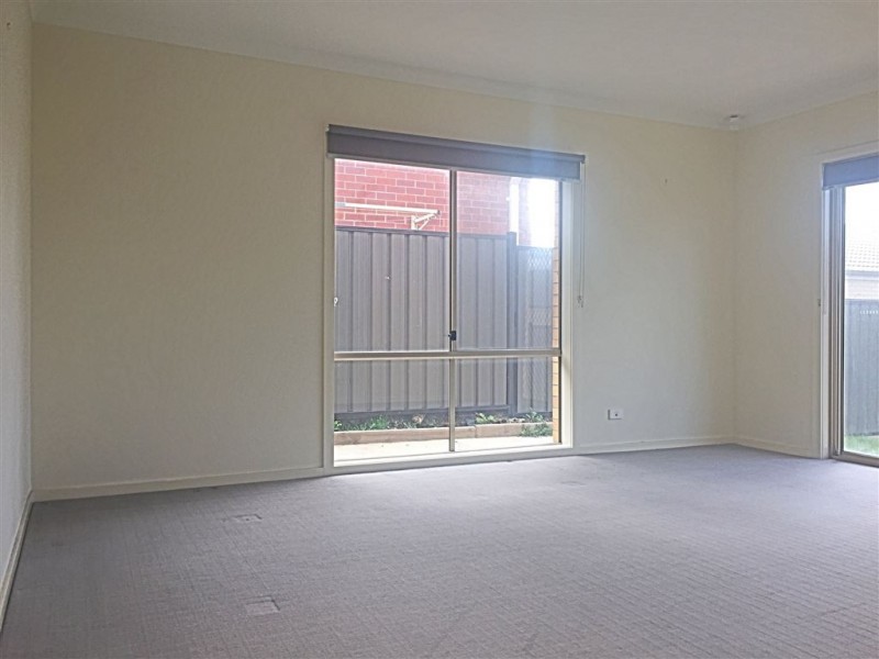 11 Allendale Avenue, Epping VIC 3076