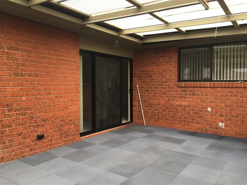 8 Charteris Grove, Epping VIC 3076