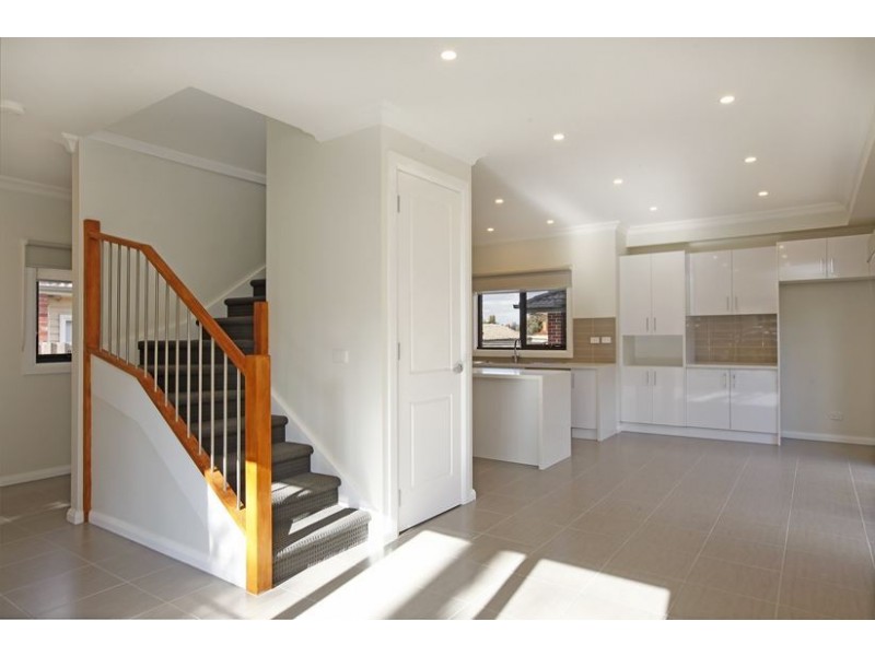 1/3 Cool Street, Reservoir VIC 3073