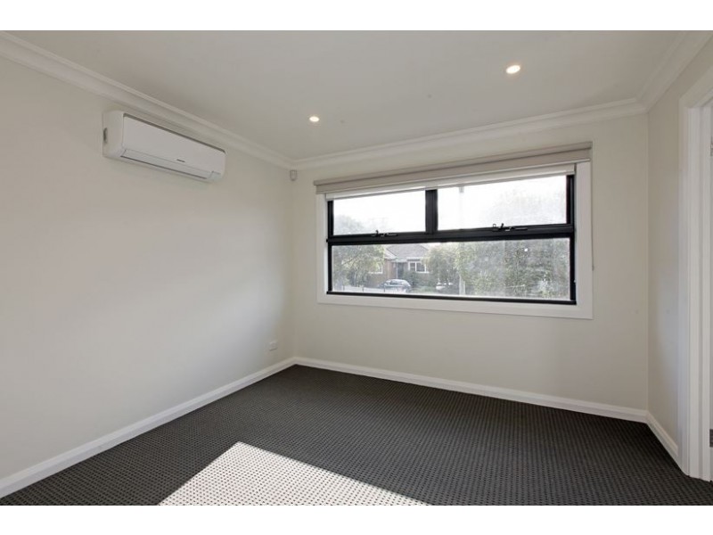 1/3 Cool Street, Reservoir VIC 3073