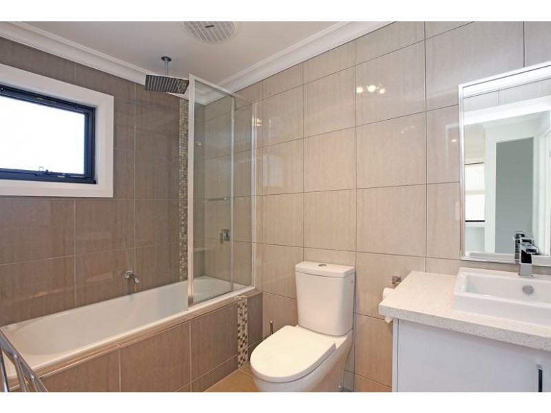 1/3 Cool Street, Reservoir VIC 3073